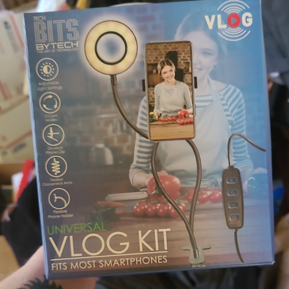 Tech Bits Universal Vlog Kit